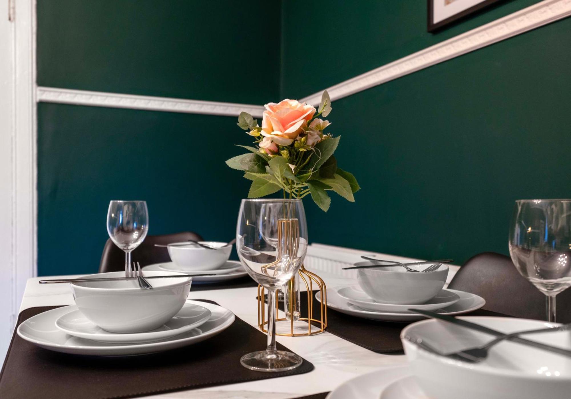 Alexander Apartment By Klass Living كوتبريدج المظهر الخارجي الصورة