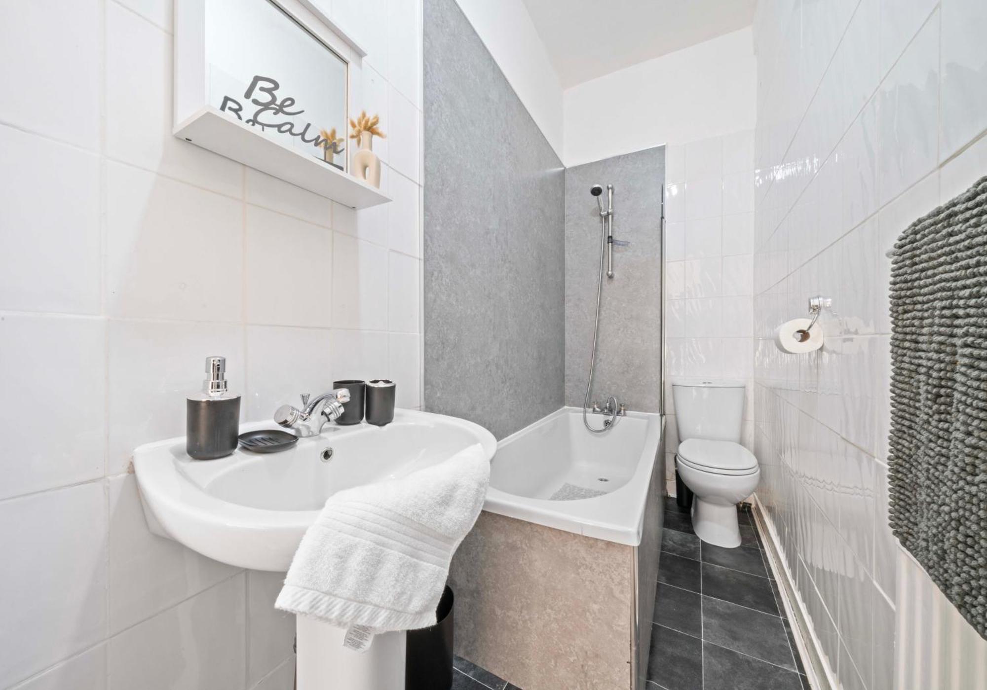 Alexander Apartment By Klass Living كوتبريدج المظهر الخارجي الصورة